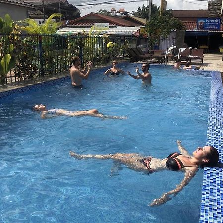 Real Vang Vieng Backpacker Hostel Екстериор снимка