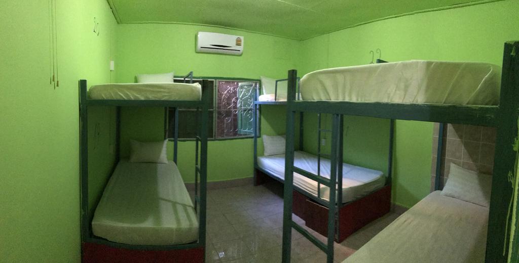 Real Vang Vieng Backpacker Hostel Екстериор снимка