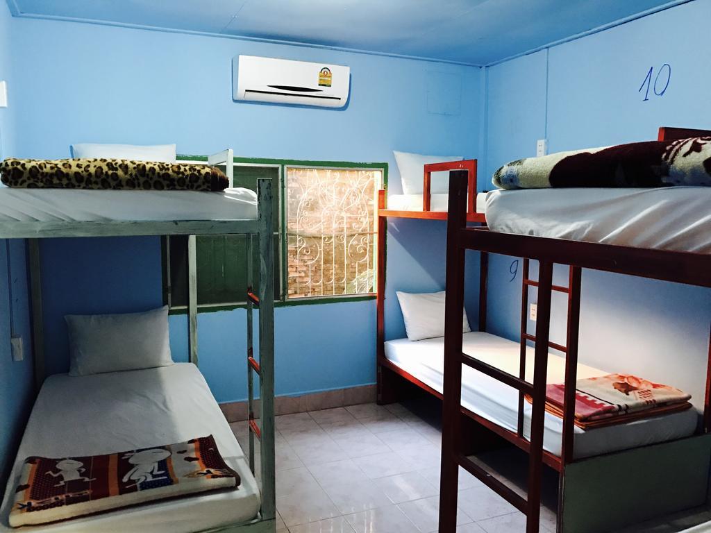 Real Vang Vieng Backpacker Hostel Екстериор снимка