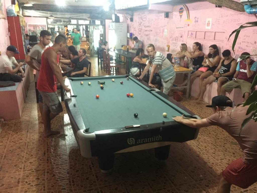 Real Vang Vieng Backpacker Hostel Екстериор снимка