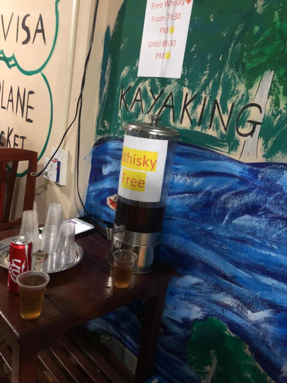 Real Vang Vieng Backpacker Hostel Екстериор снимка
