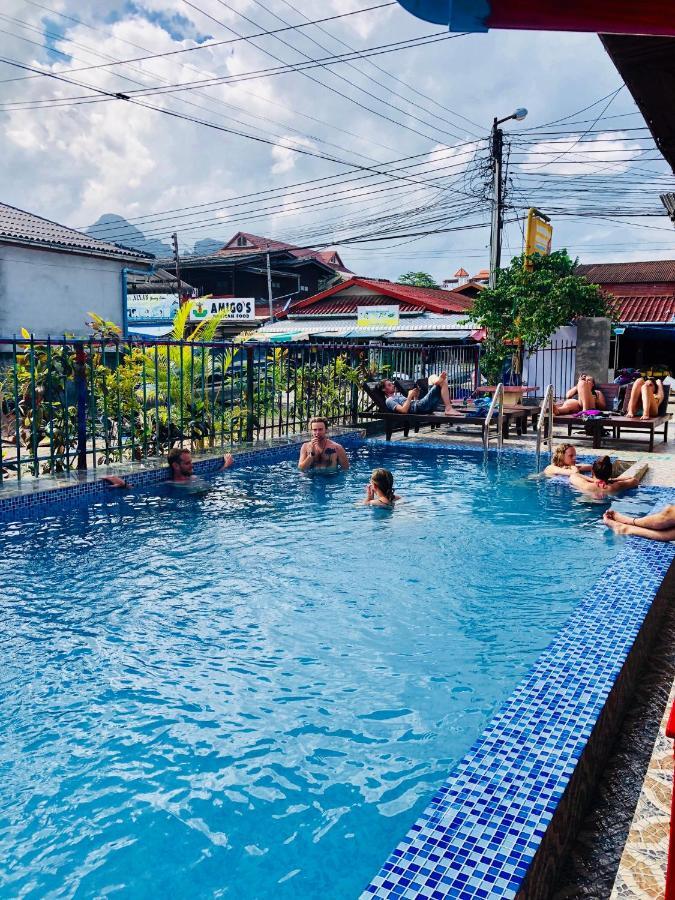 Real Vang Vieng Backpacker Hostel Екстериор снимка