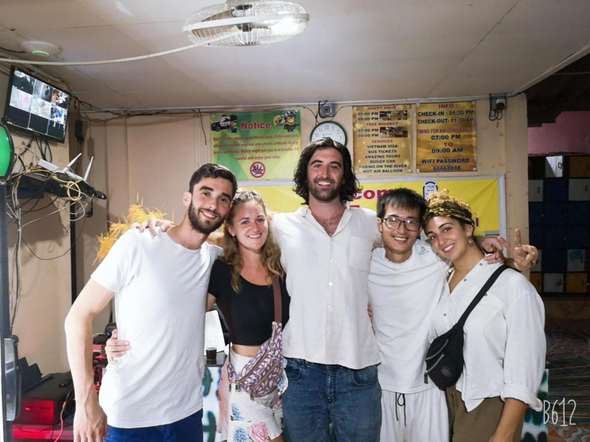 Real Vang Vieng Backpacker Hostel Екстериор снимка