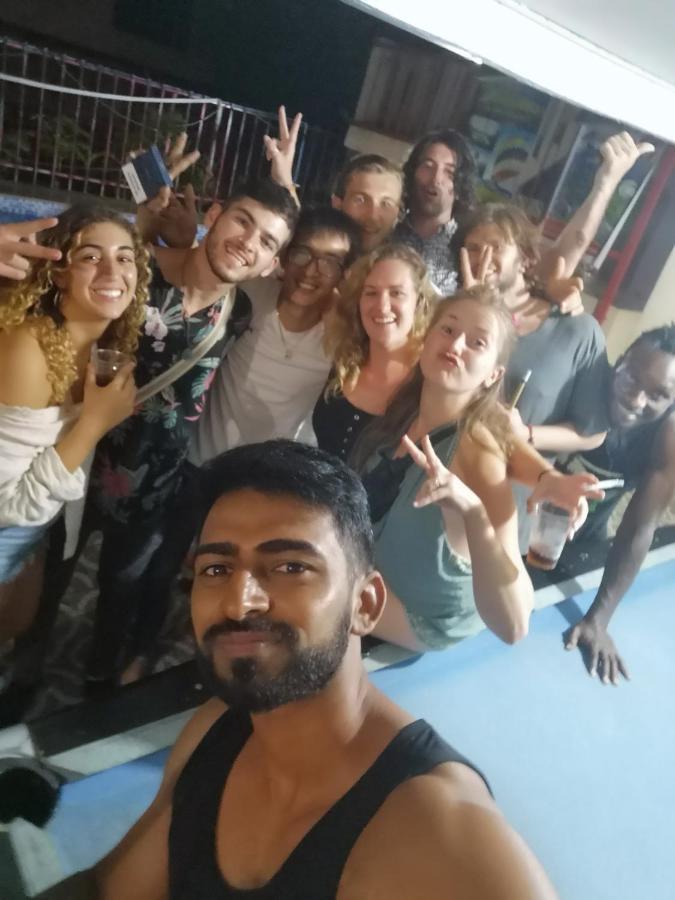 Real Vang Vieng Backpacker Hostel Екстериор снимка